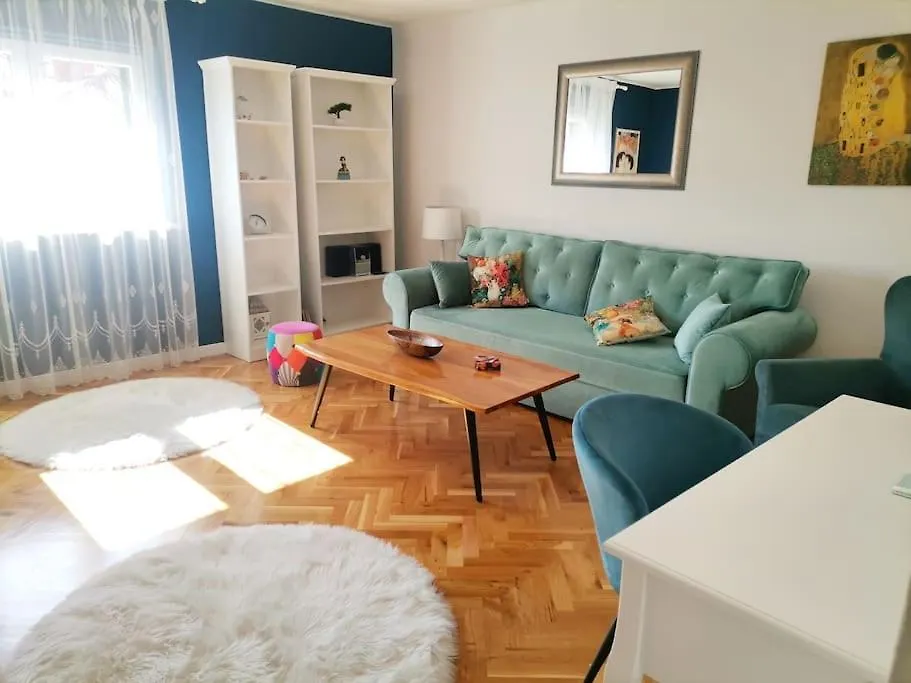 Lulu 90 M2 Apartment In Center Of Split 0*,