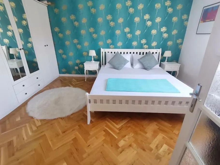 Lulu 90 M2 Apartment In Center Of Split