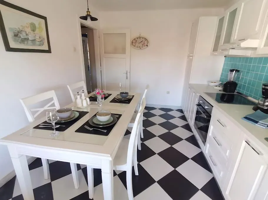 Lulu 90 M2 Apartment In Center Of Split