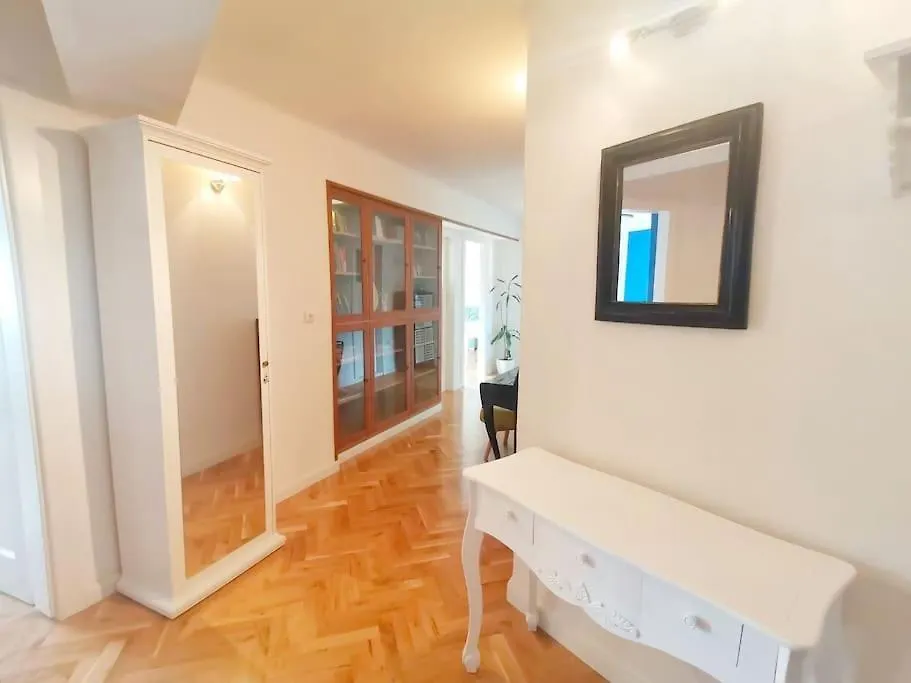 Lulu 90 M2 Apartment In Center Of Split