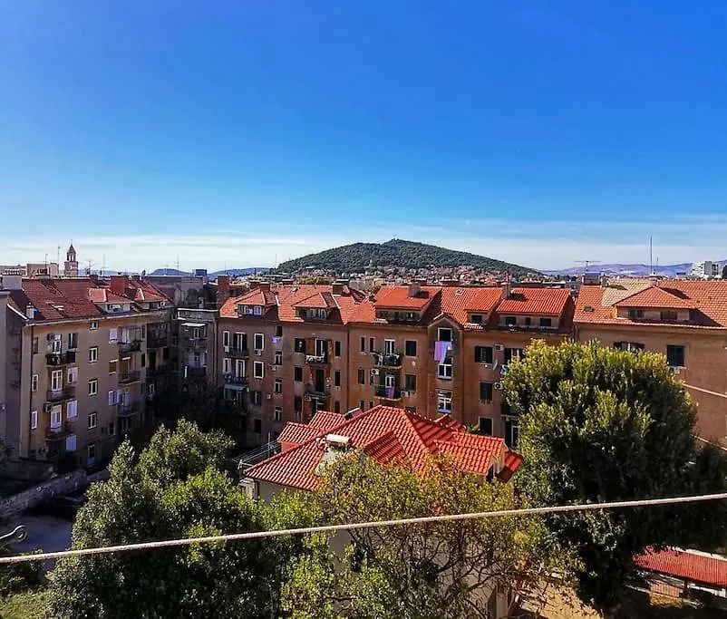 Lulu 90 M2 Apartment In Center Of Split Croatia