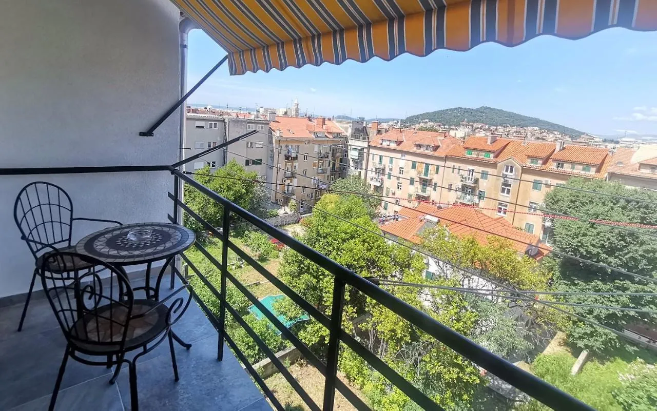 Lulu 90 M2 Apartment In Center Of Split