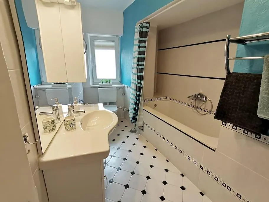 Lulu 90 M2 Apartment In Center Of Split Croatia