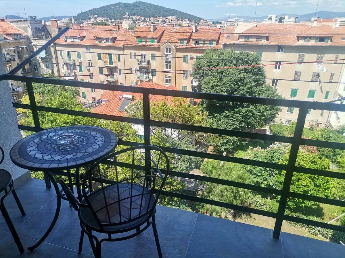 Lulu 90 M2 Apartment In Center Of Split